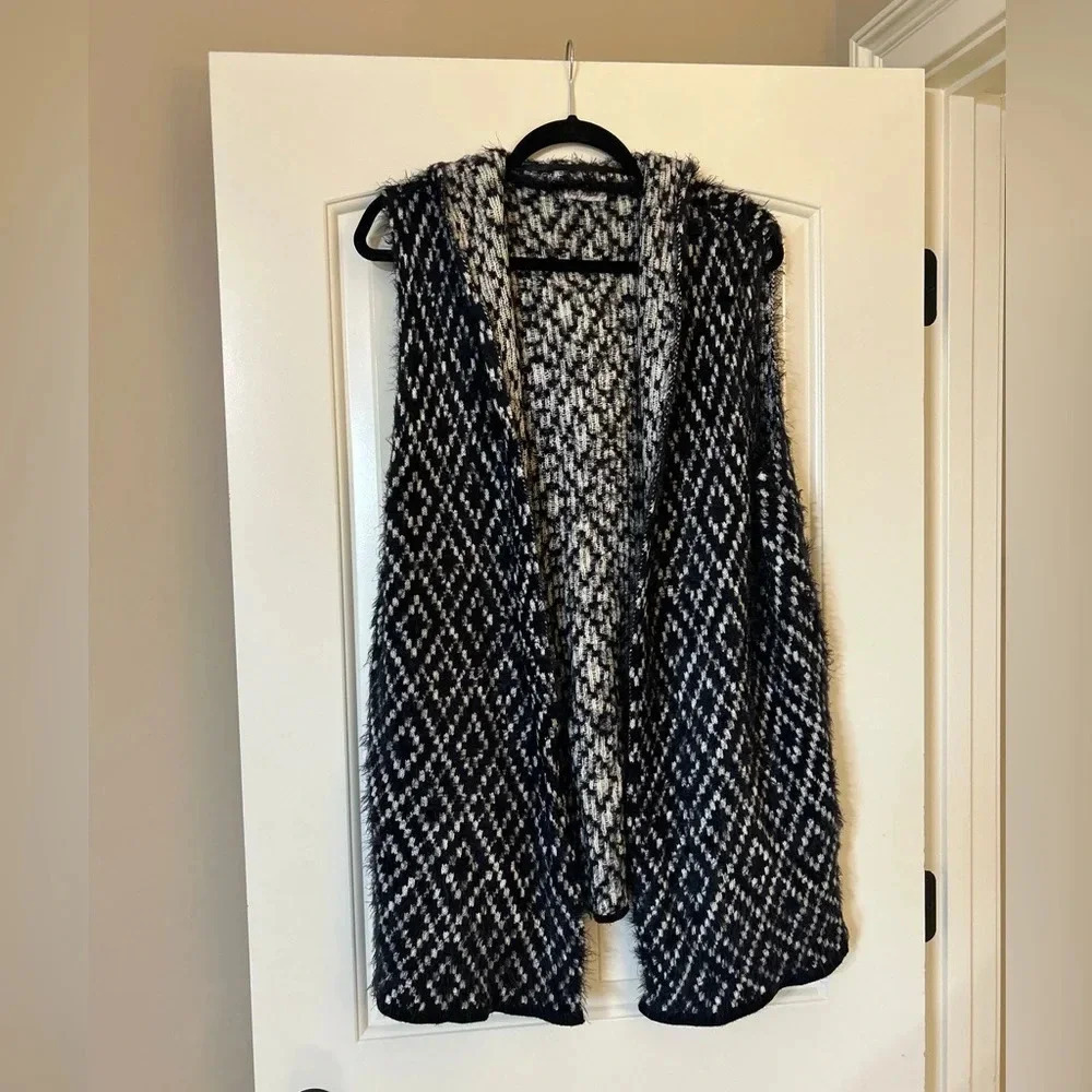 Cato Black/Beige Sleeveless Cardigan